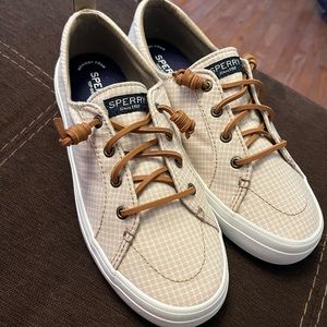 Brand new Sperrys
